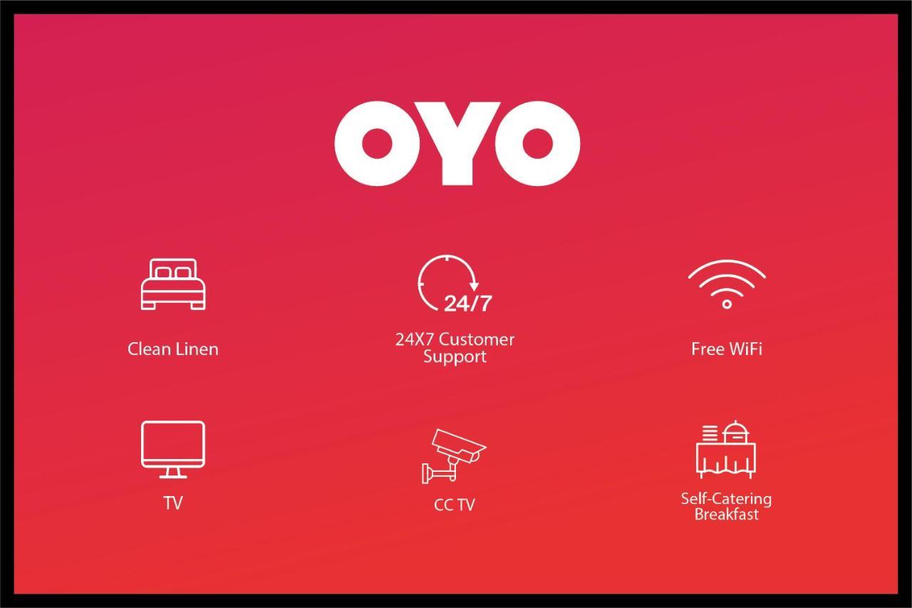 Oyo 11392 The Hotel Grand Hospitality Noida Kültér fotó