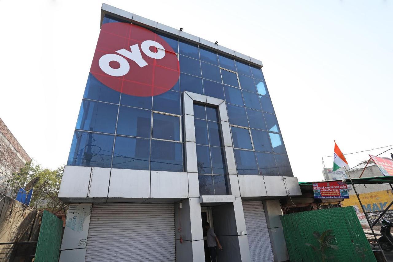 Oyo 11392 The Hotel Grand Hospitality Noida Kültér fotó