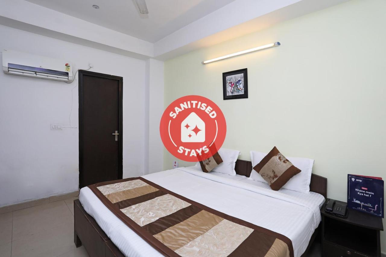 Oyo 11392 The Hotel Grand Hospitality Noida Kültér fotó