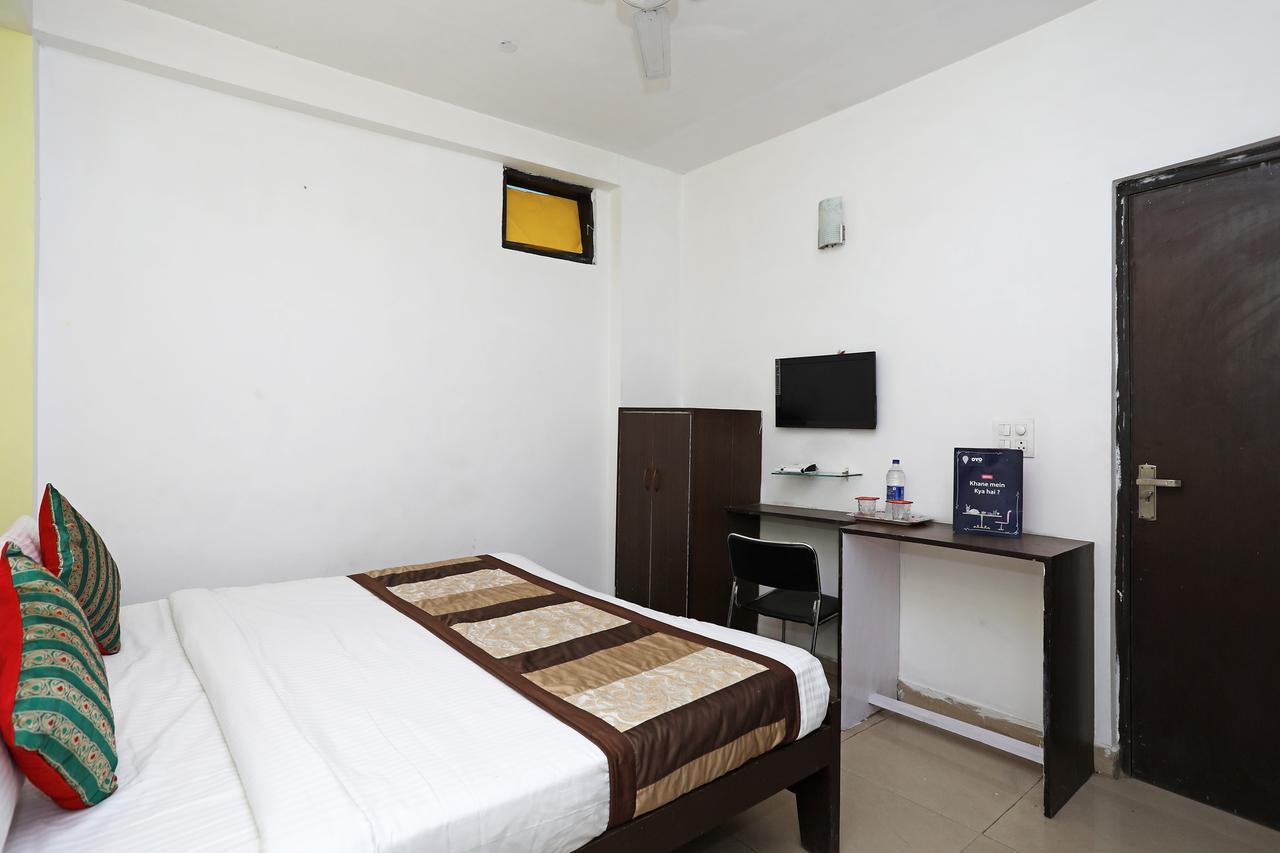 Oyo 11392 The Hotel Grand Hospitality Noida Kültér fotó